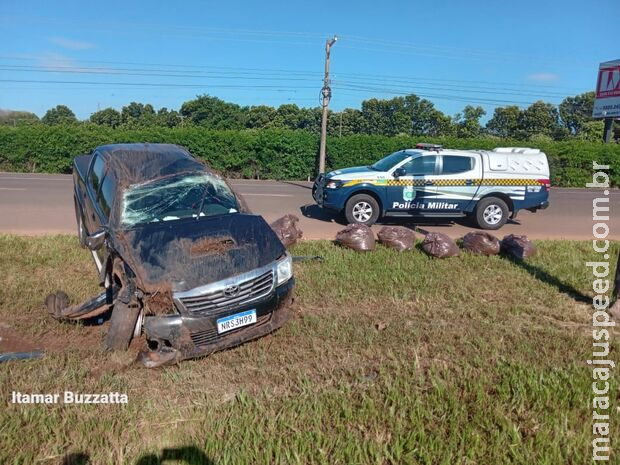 Retorno em local proibido causa acidente e capotamento na Gury Marques Retorno em local proibido causa acidente e capotamento na Gury Marques
