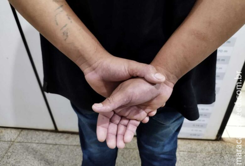 Acusado de matar homem a facada no final de abril em Dourados se apresenta e fica preso Acusado de matar homem a facada no final de abril em Dourados se apresenta e fica preso