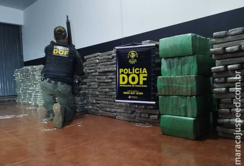 Após perseguição, motorista foge e abandona veículo com quase 1,6t de maconha