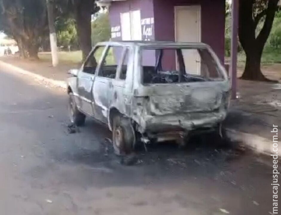 Após sofrer pane, Uninho é consumido pelo fogo em Aquidauana Após sofrer pane, Uninho é consumido pelo fogo em Aquidauana