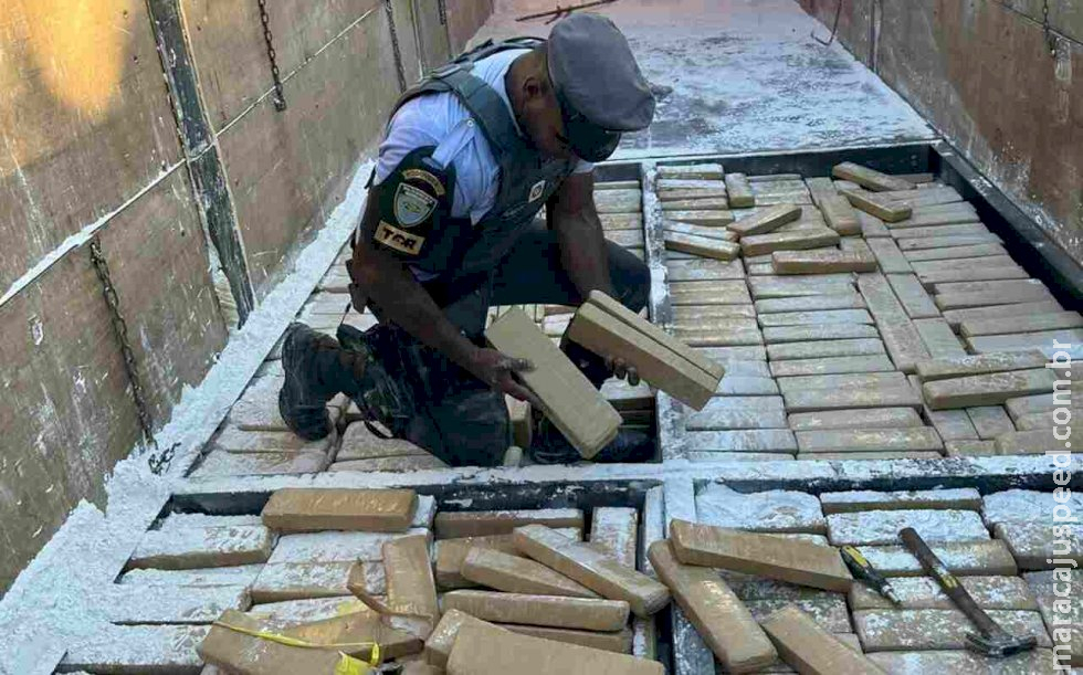 Caminhão carregado com mais de uma tonelada de maconha em Ponta Porã é apreendido em rodovia paulista Caminhão carregado com mais de uma tonelada de maconha em Ponta Porã é apreendido em rodovia paulista