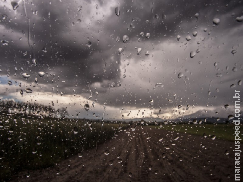Chuvas retornam com força ao Rio Grande do Sul e nova onda de frio derruba as temperaturas Chuvas retornam com força ao Rio Grande do Sul e nova onda de frio derruba as temperaturas
