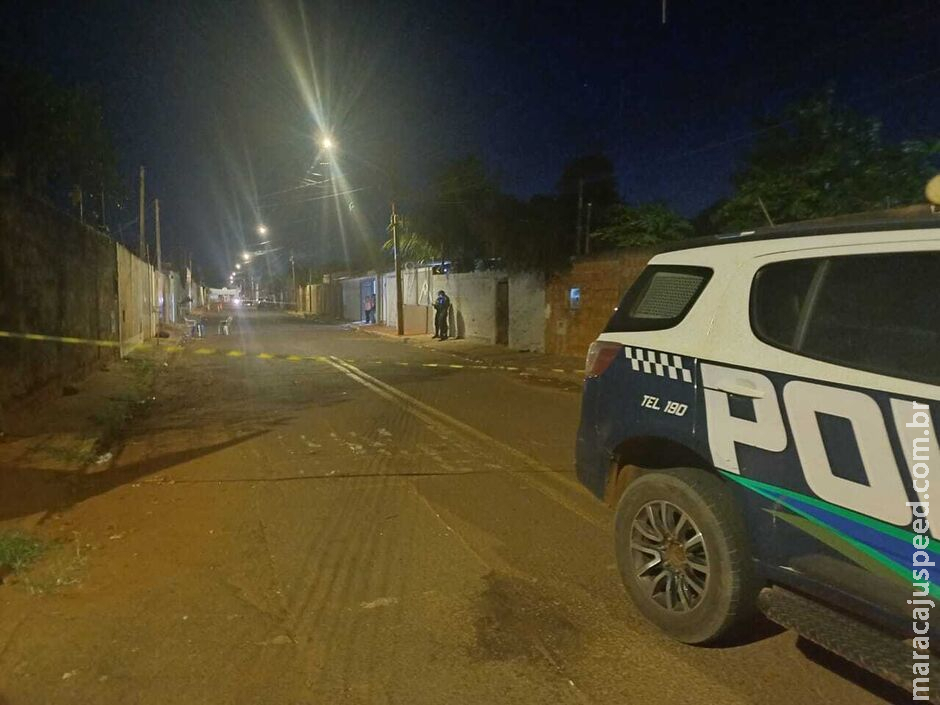 Dois adolescentes de 13 anos são mortos a tiros por engano em Campo Grande Dois adolescentes de 13 anos são mortos a tiros por engano em Campo Grande