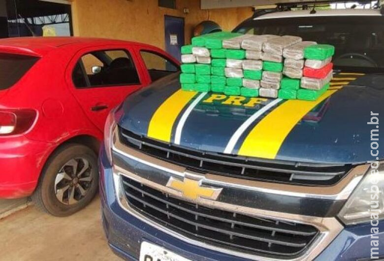 Dupla é presa com droga que levaria para Goiás Dupla é presa com droga que levaria para Goiás
