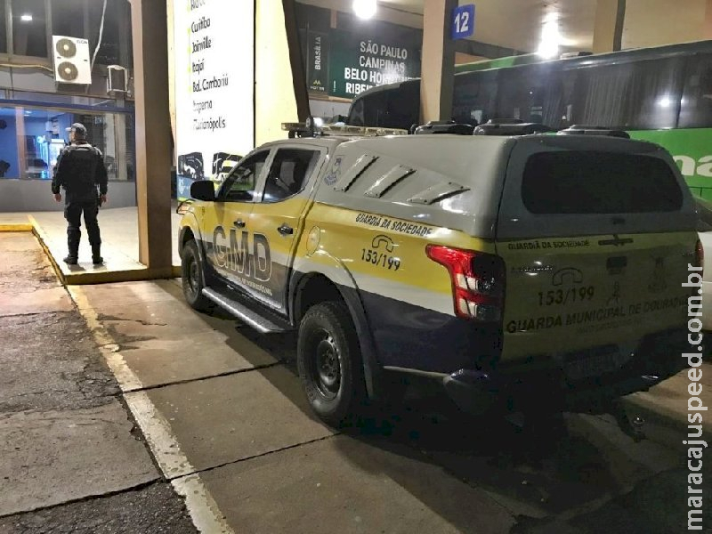 GM prende homem tentando furtar camelôs na rodoviária de Dourados