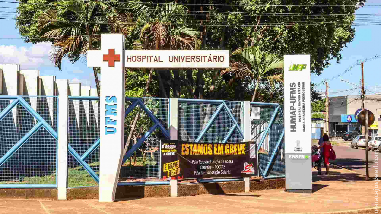 Greve ganha adesão de servidores, mas atendimentos no HU e calendário acadêmico seguem mantidos Greve ganha adesão de servidores, mas atendimentos no HU e calendário acadêmico seguem mantidos