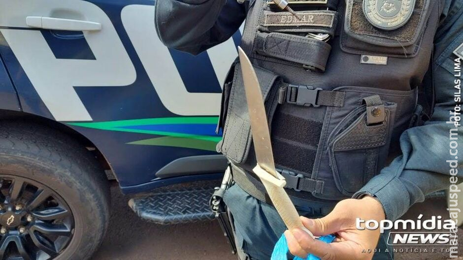 Homem é esfaqueado pelas costas e pede socorro para mãe no Campo Nobre Homem é esfaqueado pelas costas e pede socorro para mãe no Campo Nobre