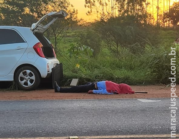 Homem é resgatado desacordado após carro bater em poste e ser atacado por abelhas em Ponta Porã