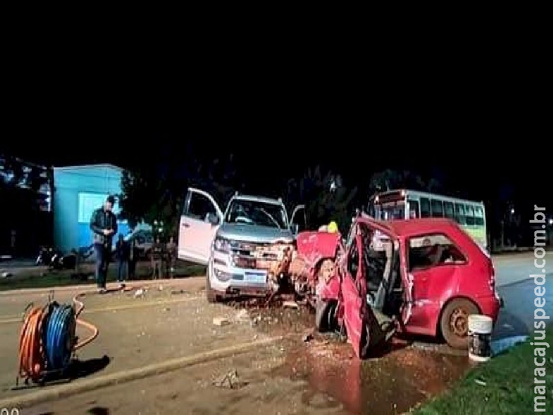 Homem fica preso nas ferragens ao bater de frente com caminhonete em Rio Brilhante Homem fica preso nas ferragens ao bater de frente com caminhonete em Rio Brilhante