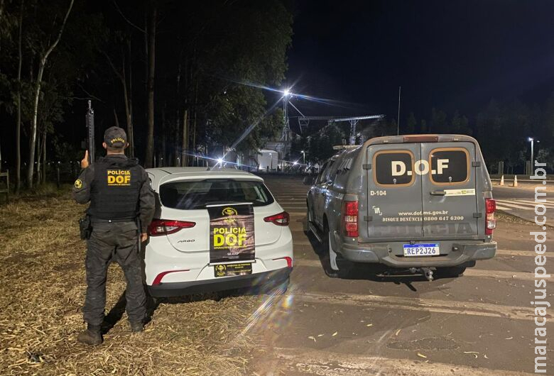Homem tenta entregar carro oficial furtado na fronteira, mas é preso na MS-164 Homem tenta entregar carro oficial furtado na fronteira, mas é preso na MS-164