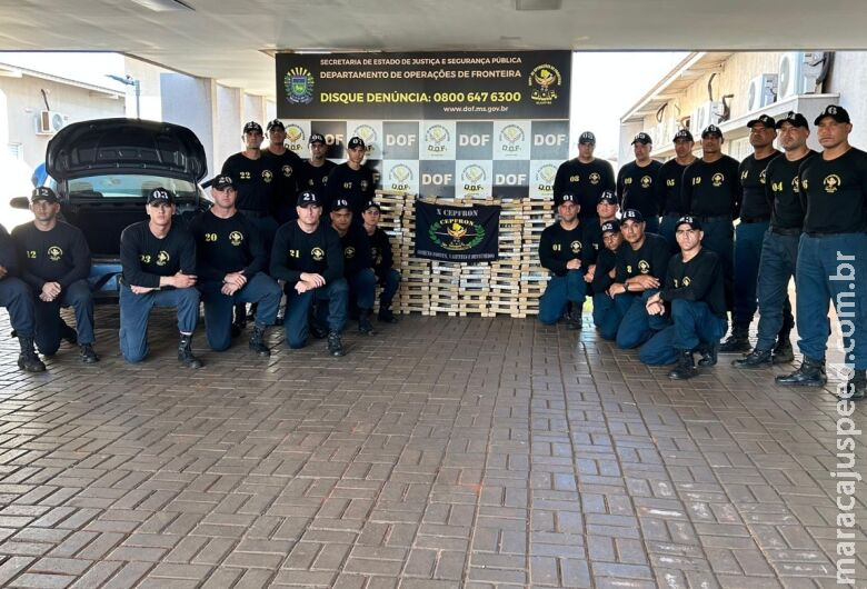 Motorista foge e abandona veículo com quase 300kg de maconha Motorista foge e abandona veículo com quase 300kg de maconha