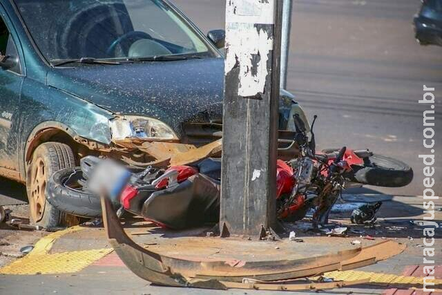 Motorista tem crise de epilepsia, atropela motociclista, em Campo Grande Motorista tem crise de epilepsia, atropela motociclista, em Campo Grande