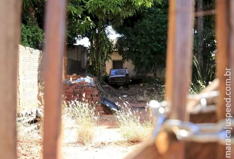 Mulher é encontrada morta dentro de veículo abandonado em Campo Grande Mulher é encontrada morta dentro de veículo abandonado em Campo Grande