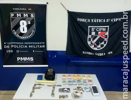 Na Agrovila Capão Seco, PM apreende drogas e prende foragido do sistema prisional. Na Agrovila Capão Seco, PM apreende drogas e prende foragido do sistema prisional.