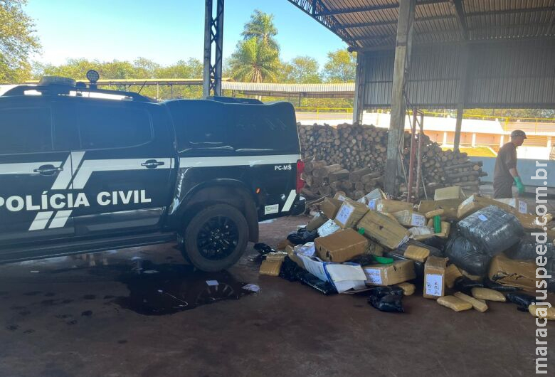 Polícia incinera 3,5 toneladas de drogas no interior de MS Polícia incinera 3,5 toneladas de drogas no interior de MS