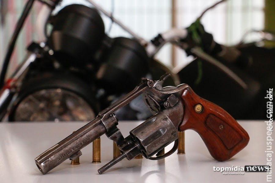 Preso com arma em bar, homem diz ter pago R$ 5 mil; revólver era furtado de Aquidauana Preso com arma em bar, homem diz ter pago R$ 5 mil; revólver era furtado de Aquidauana