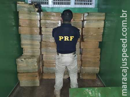 PRF apreende 2 toneladas de maconha em Sidrolândia (MS) PRF apreende 2 toneladas de maconha em Sidrolândia (MS)