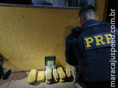 PRF apreende cocaína dentro de calçados de passageiros de ônibus em Miranda PRF apreende cocaína dentro de calçados de passageiros de ônibus em Miranda