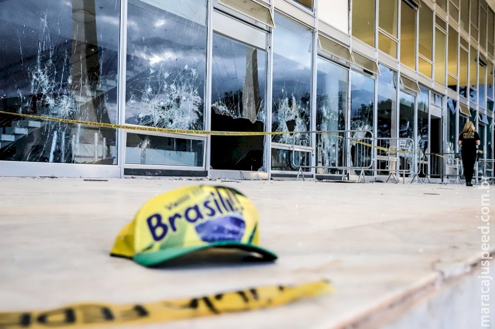 Procurador-Geral solicita inclusão de réus foragidos do 8 de Janeiro na lista da Interpol Procurador-Geral solicita inclusão de réus foragidos do 8 de Janeiro na lista da Interpol