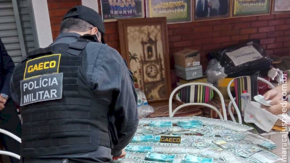 Servidor que recebeu dinheiro desviado de federação comandada por Cezário é exonerado da prefeitura Servidor que recebeu dinheiro desviado de federação comandada por Cezário é exonerado da prefeitura