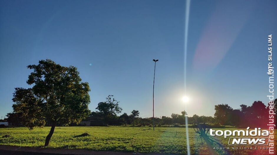 Sextou com muito sol, tempo seco e calorão de até 35 ºC Sextou com muito sol, tempo seco e calorão de até 35 ºC