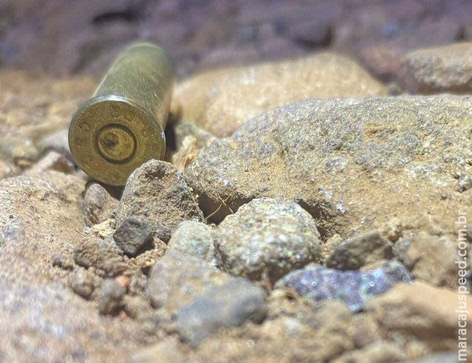 Após atirar 4 vezes contra peão, homem tentou recarregar arma e disparar novamente em Coxim Após atirar 4 vezes contra peão, homem tentou recarregar arma e disparar novamente em Coxim