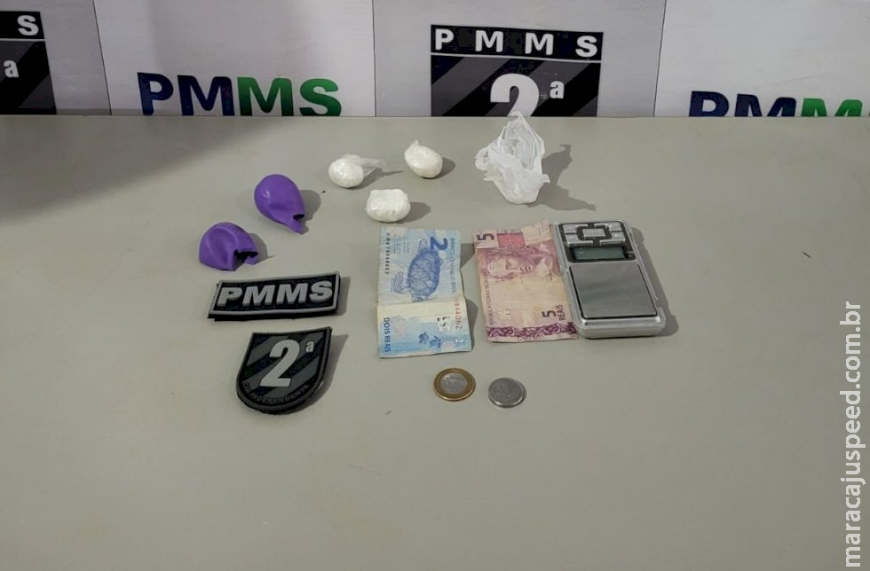 Após perseguição, condutor de carro é preso pela PM por tráfico de drogas em Caarapó Após perseguição, condutor de carro é preso pela PM por tráfico de drogas em Caarapó