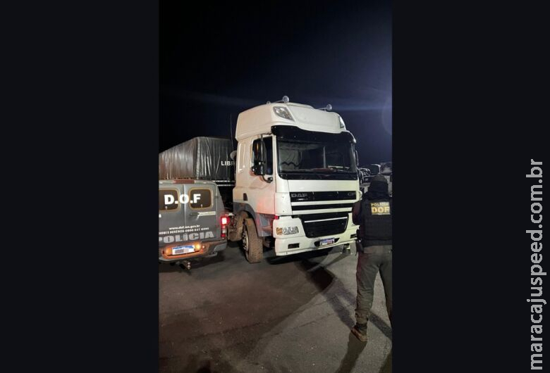 Carreta com 45 mil pacotes de cigarros contrabandeados do Paraguai é apreendida em MS Carreta com 45 mil pacotes de cigarros contrabandeados do Paraguai é apreendida em MS