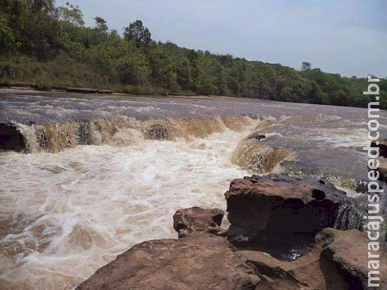 Em Rochedo, jovem é arrastado por correnteza e desaparece no Rio Aquidauana Em Rochedo, jovem é arrastado por correnteza e desaparece no Rio Aquidauana