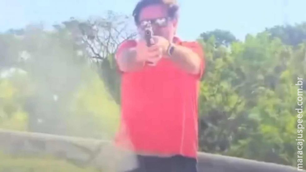 Empresário que atirou contra carro de casal em briga de trânsito é preso Empresário que atirou contra carro de casal em briga de trânsito é preso