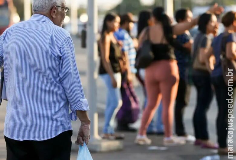 Estudo mostra benefício de exercícios físicos em idosos com câncer Estudo mostra benefício de exercícios físicos em idosos com câncer