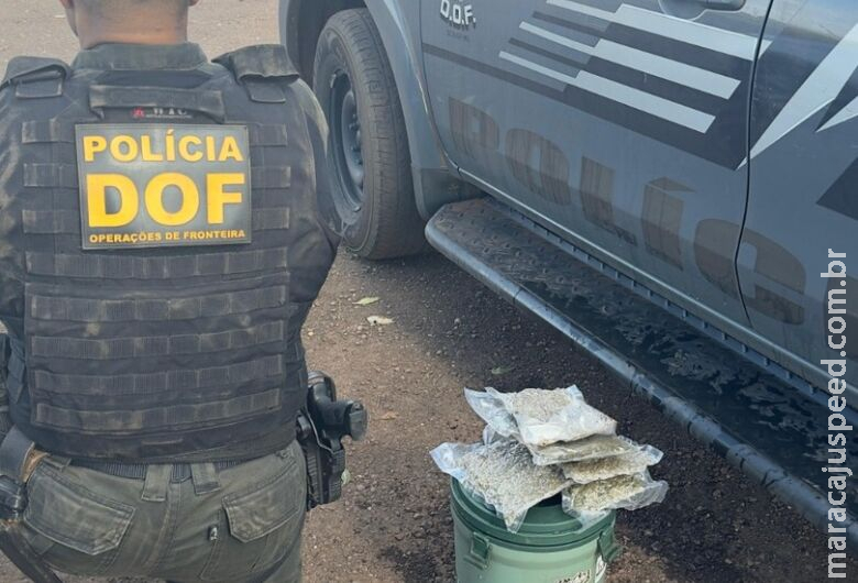 Homem é preso com droga escondida em garrafa térmica Homem é preso com droga escondida em garrafa térmica
