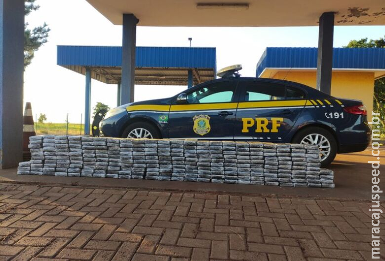 Homem é preso com quase 250 quilos de cocaína em Hillux Homem é preso com quase 250 quilos de cocaína em Hillux