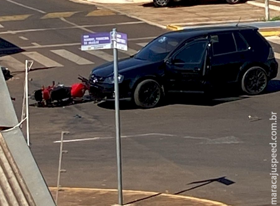 Homem fica ferido após colisão entre carro e moto em Caarapó Homem fica ferido após colisão entre carro e moto em Caarapó
