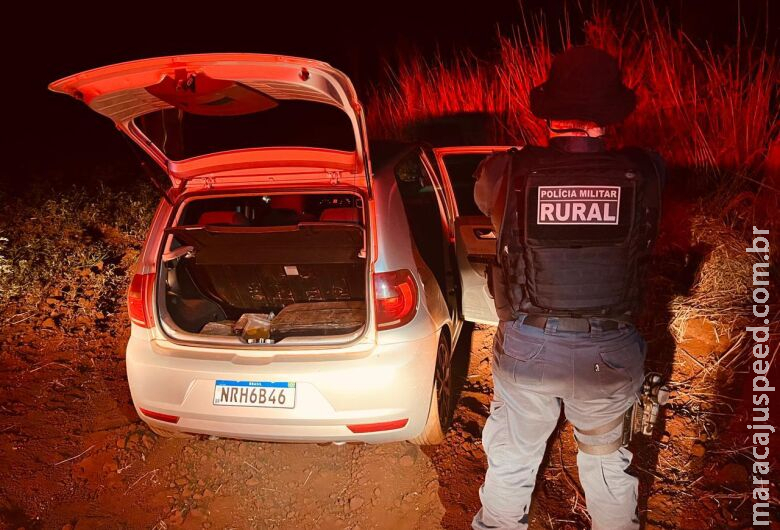 Homem foge da polícia e abandona carro com 150 kg de drogas na MS-156 Homem foge da polícia e abandona carro com 150 kg de drogas na MS-156