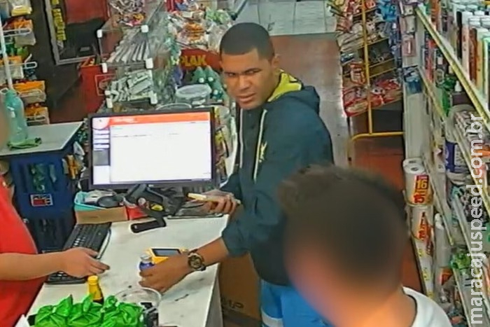 Homem para na UTI após beber iogurte com "Boa noite, Cinderela" Homem para na UTI após beber iogurte com "Boa noite, Cinderela"