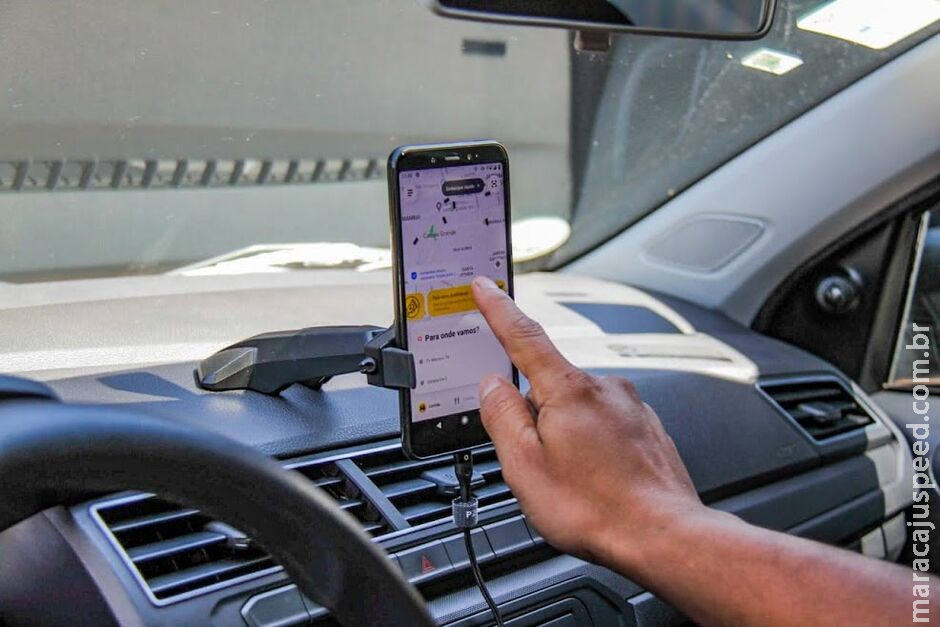 Idoso faz corrida, ameaça taxistas e acaba denunciado por exercício ilegal da profissão