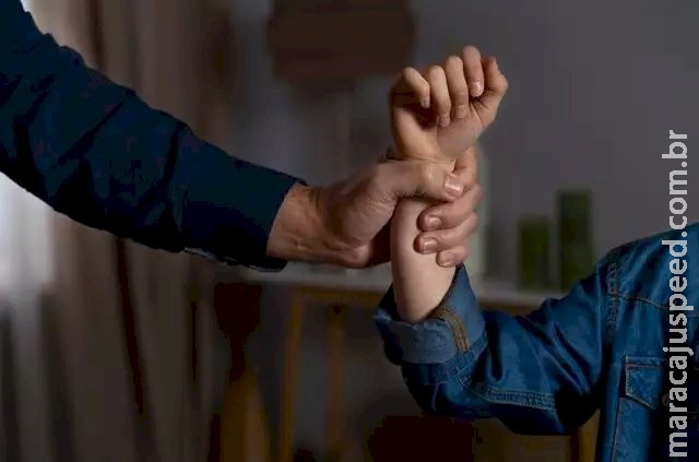 Já em vigor, lei usa cartórios do Estado para reduzir casos de estupro Já em vigor, lei usa cartórios do Estado para reduzir casos de estupro