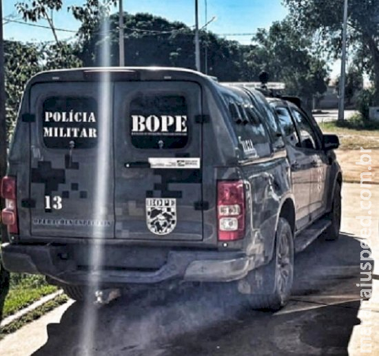 Jovem é presa pelo BOPE com mais de 12 kg de Skank em Caarapó Jovem é presa pelo BOPE com mais de 12 kg de Skank em Caarapó