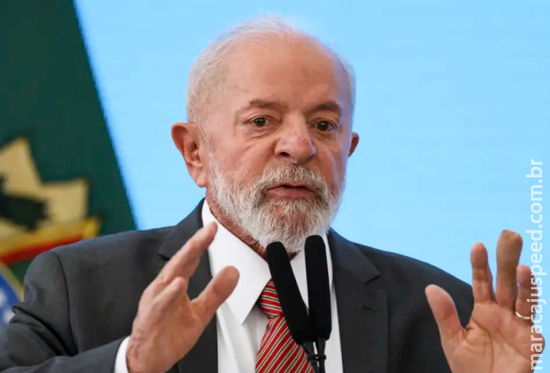 Lula critica prolongamento da greve dos docentes federais Lula critica prolongamento da greve dos docentes federais