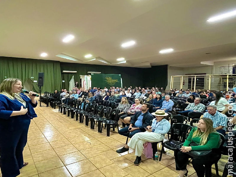 Maracaju: Palestra de Marielly Biff abordou a importância da comunicação no processo de sucessão das famílias Maracaju: Palestra de Marielly Biff abordou a importância da comunicação no processo de sucessão das famílias