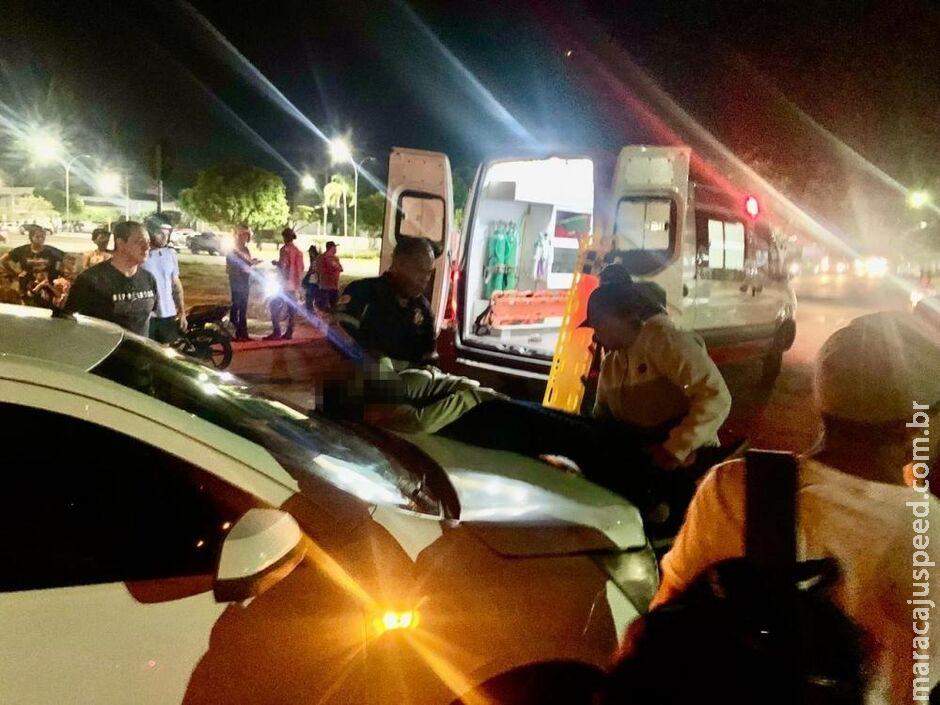 Motociclista fica desorientada em cima de capô de carro após acidente em Três Lagoas Motociclista fica desorientada em cima de capô de carro após acidente em Três Lagoas