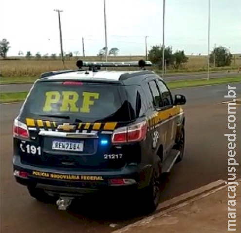 Motorista é preso pela PRF após ser flagrado com droga na MS-156 em Caarapó Motorista é preso pela PRF após ser flagrado com droga na MS-156 em Caarapó