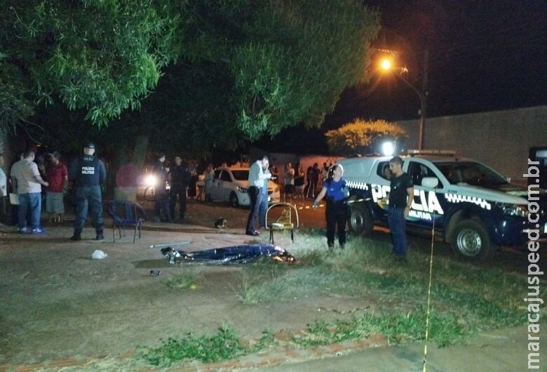Mulher mata companheiro com faca no pescoço em Dourados Mulher mata companheiro com faca no pescoço em Dourados