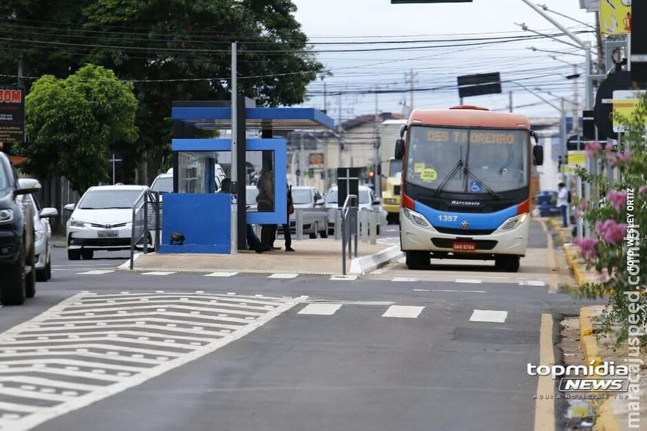 Pedestre se desequilibra, cai na via e é atropelado por ônibus na Marechal Deodoro Pedestre se desequilibra, cai na via e é atropelado por ônibus na Marechal Deodoro