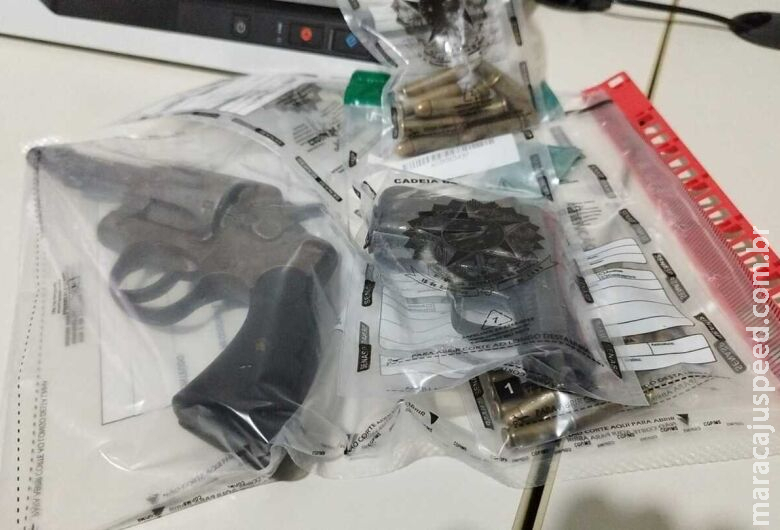 Pistola, revólver e munições são encontrados dentro de cela da Penitenciária Estadual Pistola, revólver e munições são encontrados dentro de cela da Penitenciária Estadual