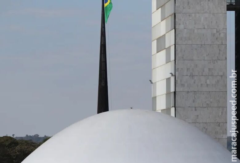 Senadores selecionam medidas para compensar desoneração da folha