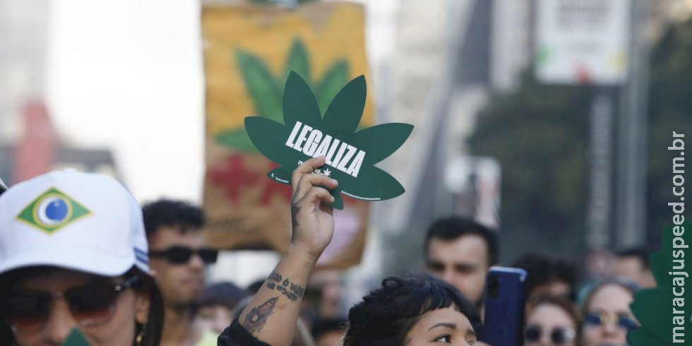 STF retoma julgamento sobre o porte de maconha para uso pessoal STF retoma julgamento sobre o porte de maconha para uso pessoal