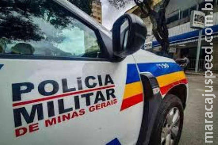 Mulher reage a tentativa de agressão, mata o marido e foge de bicicleta Mulher reage a tentativa de agressão, mata o marido e foge de bicicleta