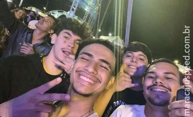 Amigos morreram em acidente na BR-163 quando voltavam do Fátima Fast Amigos morreram em acidente na BR-163 quando voltavam do Fátima Fast